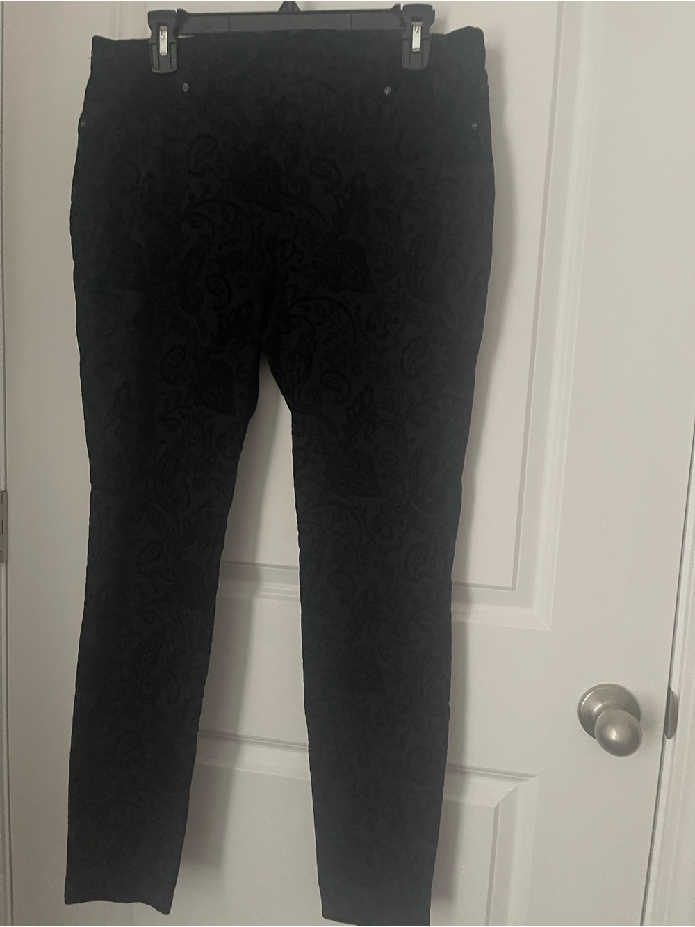 Black Burnout Paisley Jacquard Skinny Pants Faded Glory L/G 12-14 slip on
